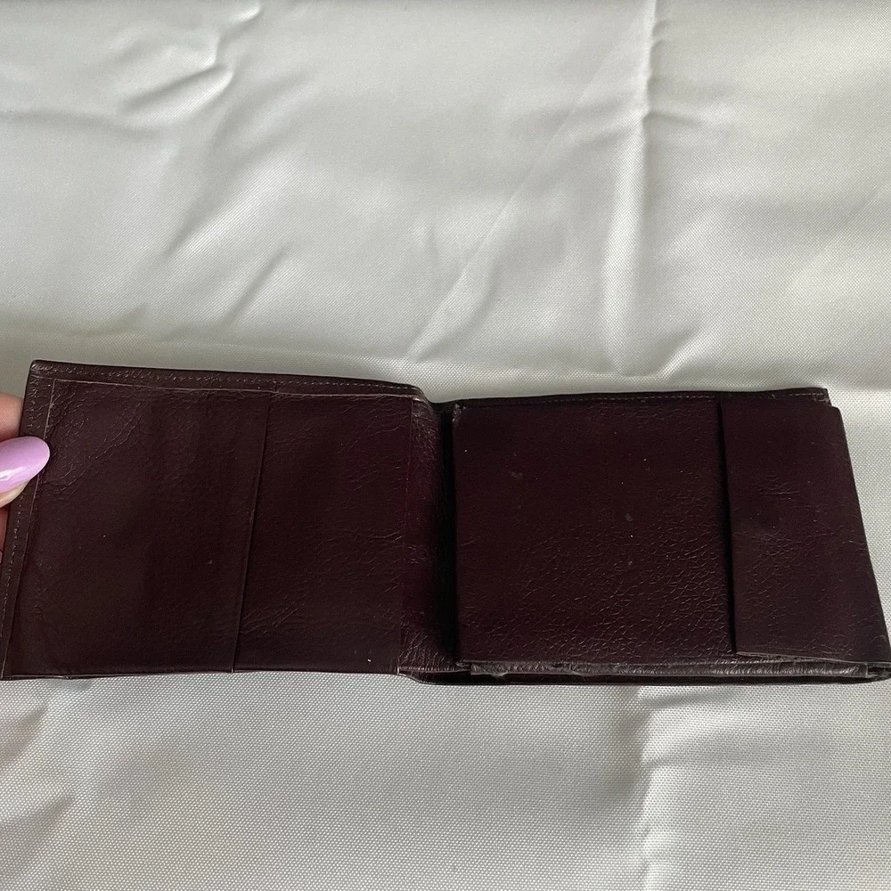 Vintage Men's Classic Maroon Pebbled Soft Leather Compact Bifold Wallet